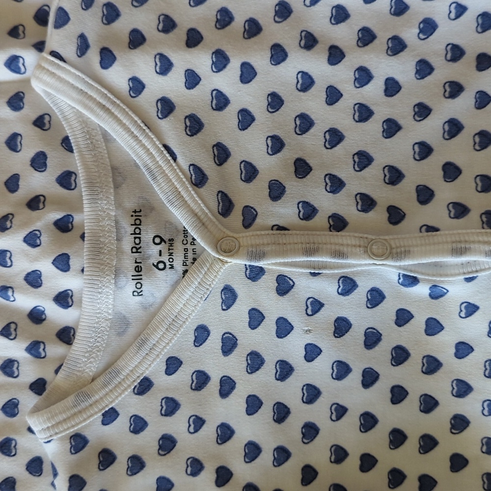 VGUC ๐Roller Rabbit๐ blue hearts baby onesie 6-9 months - Picture 7 of 7